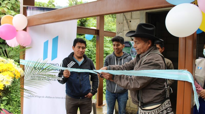 Caserío Xibalbay implementa energías renovables en el sistema de bombeo de agua potable
