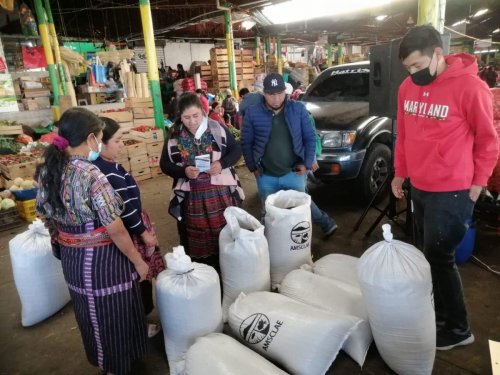 Segunda venta y promoción de "Compost Atitlán" 