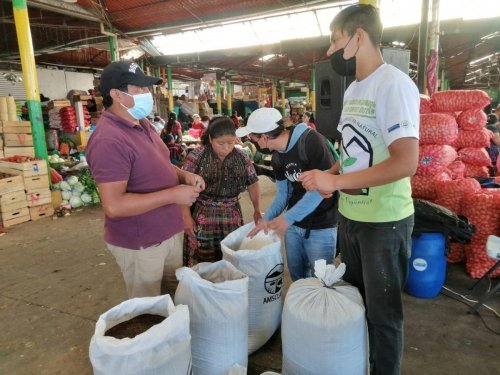 Segunda venta y promoción de "Compost Atitlán" 