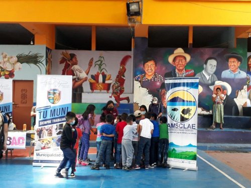 Instituciones ambientales conmemoran día mundial del reciclaje en San Juan la Laguna 