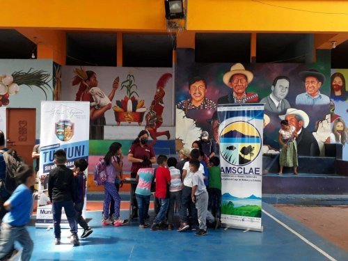 Instituciones ambientales conmemoran día mundial del reciclaje en San Juan la Laguna 