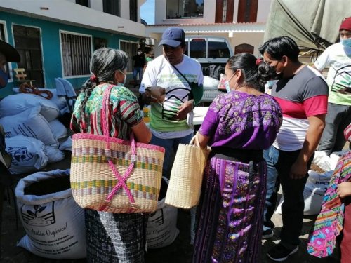 Abono orgánico es promocionado en Godínez 