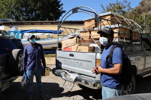 Entrega de Insumos apícolas a Cooperativa Atitlán