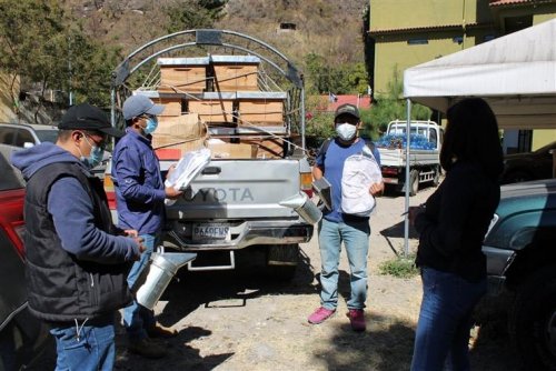 Entrega de Insumos apícolas a Cooperativa Atitlán