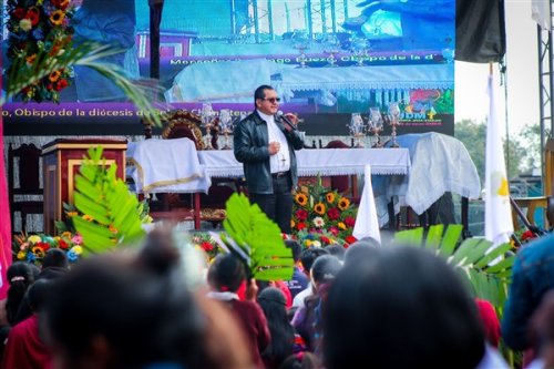 Educadores ambientales promuven mensaje ambiental ene evento catolico 