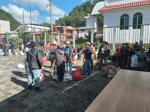 AMSCLAE y Municipalidad de Nahualá reforestan parte alta de la cuenca