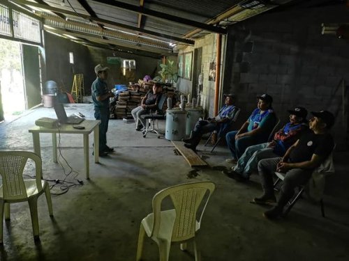 AMSCLAE capacita a operadores de la cuenca para la elaboración de Abono Orgánico 