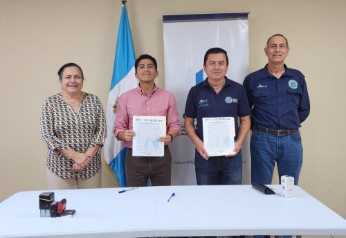 AMSCLAE firma carta de entendimiento con el CEMA-USAC en fortalecimiento al manejo sostenible de la Cuenca del Lago Atitlán