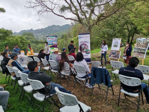 Lanzamiento oficial mejorador de Suelos "Compost Atitlán" 