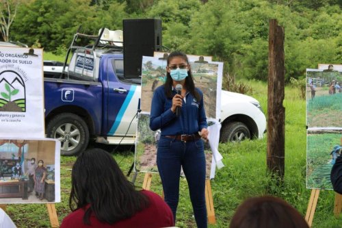 Lanzamiento oficial mejorador de Suelos "Compost Atitlán" 