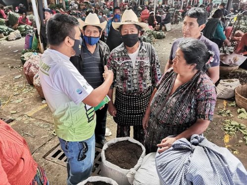 Promoción de abono orgánico "Compost Atitlán"