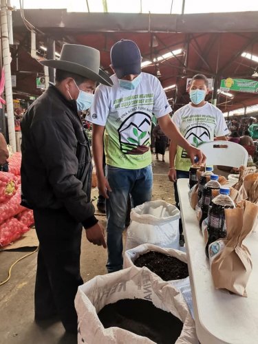 Promoción de abono orgánico "Compost Atitlán"