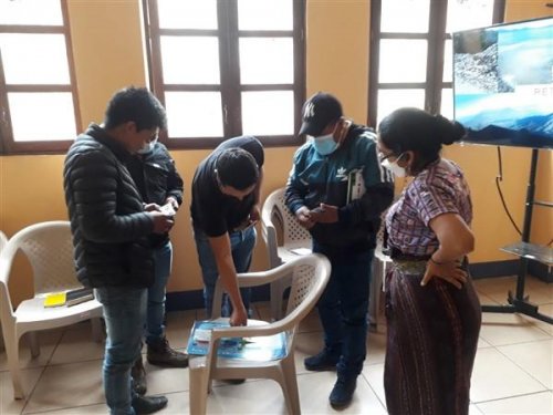 Promotores ambientales capacitan al personal de la municipalidad de Concepción.