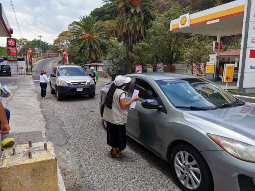 Panajachel se suma a la campaña "Tirar la basura por la ventana, es tirarla al lago"