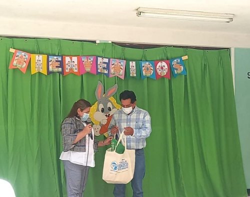 AMSCLAE y Ruk´u´x  Ya´ entregan material educativo a docentes de la cuenca del lago Atitlán 