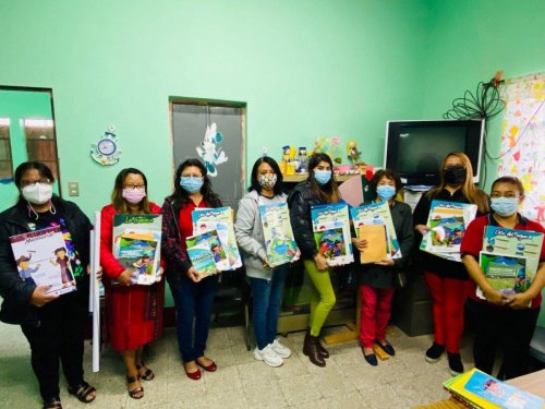 Kits educativos son entregados a docentes para replicar la educación ambiental en establecimientos educativos 