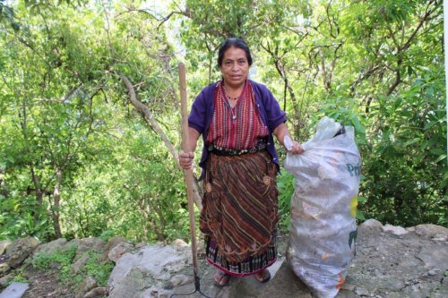 Unidos para el rescate y conservación de los recursos naturales de la cuenca del lago Atitlán 