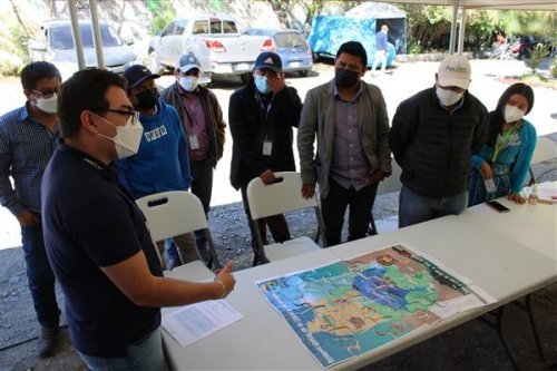 Educación Ambiental para la cuenca de lago Atitlán. 