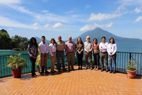 Coordinación institucional fortalecerá proyectos de emprendedores de la Cuenca del lago Atitlán