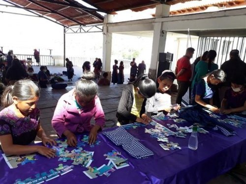 Feria ambiental para la población de San Antonio Palopó 