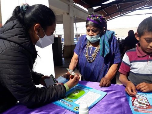 Feria ambiental para la población de San Antonio Palopó 