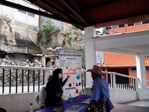 Feria ambiental para la población de San Antonio Palopó 