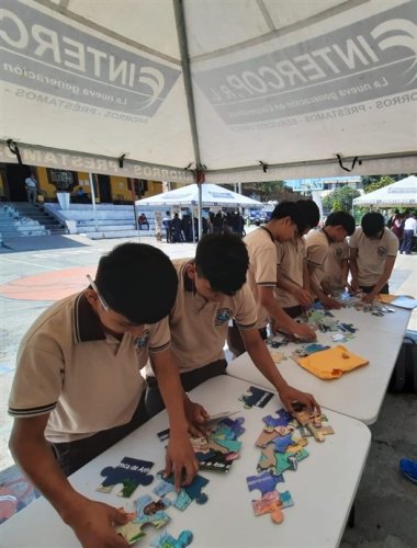 Feria ambiental día del reciclaje 