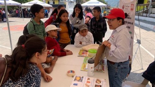 Feria ambiental día del reciclaje 