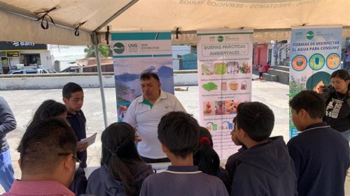 Feria ambiental día del reciclaje 