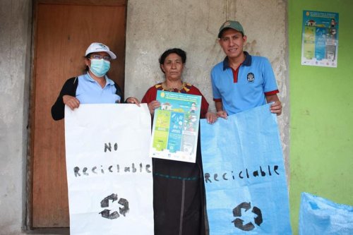 Jornada de educación ambiental capacita a 26 familias de Tzununá