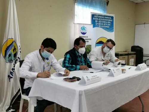 AMSCLAE, MAGA y la Organización Plantemos suscriben firma de convenio en beneficio de la conservación de la cuenca del lago de Atitlán