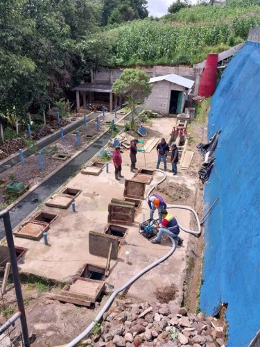  la AMSCLAE a través del Departamento de Saneamiento Ambiental realizó la contratación del servicio de extracción de lodos para darle el mantenimiento adecuado a las fosas sépticas del sistema de tratamiento.