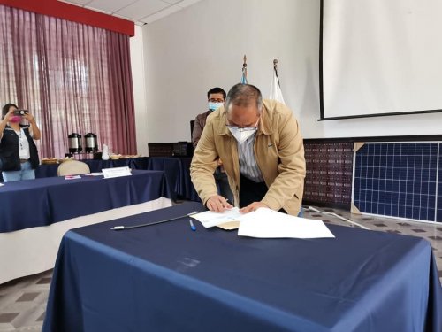 AMSCLAE entrega segundo lote de paneles solares fotovoltaicos a la Municipalidad de San Marcos la Laguna