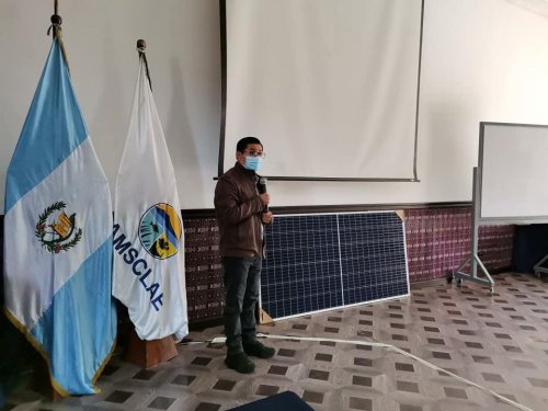 AMSCLAE entrega segundo lote de paneles solares fotovoltaicos a la Municipalidad de San Marcos la Laguna