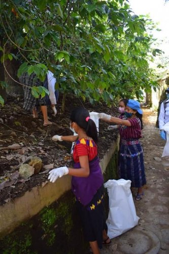 San Marcos la Laguna coordina jornada de limpieza para erradicar la contaminación