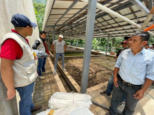 Compromiso Ambiental en Acción: AMSCLAE brinda asistencia técnica e insumos en Santa Cruz la Laguna