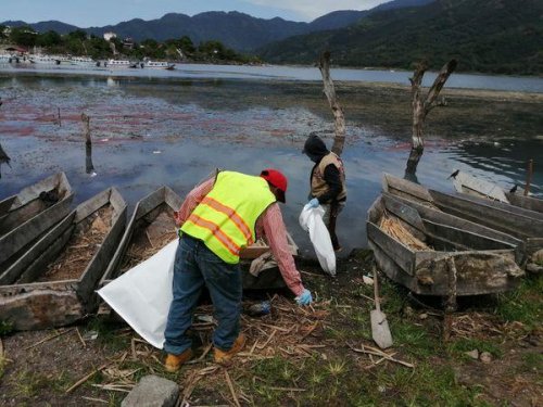 Jornada de limpieza promueve el manejo adecuado de los residuos sólidos en Santiago Atitlán