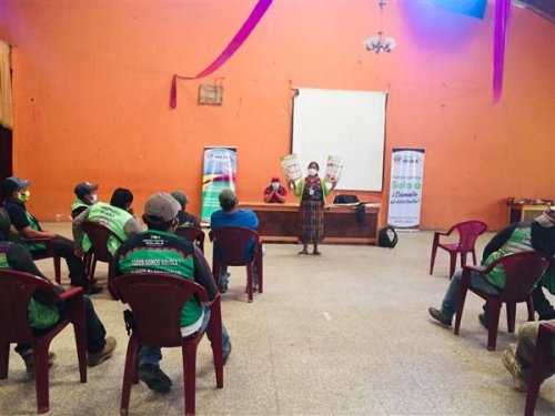 AMSCLAE imparte taller sobre el manejo integral de los desechos y residuos sólidos.