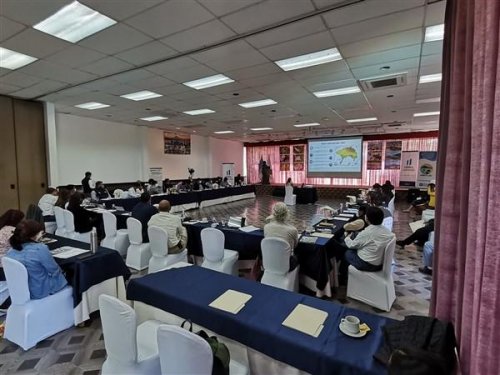 Gobiernos locales participan en la presentación del estado actual del Lago y grandes retos para la Cuenca del Lago Atitlán.