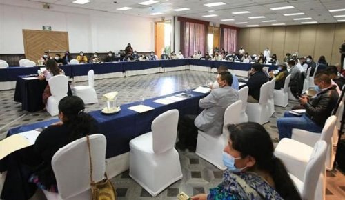 Gobiernos locales participan en la presentación del estado actual del Lago y grandes retos para la Cuenca del Lago Atitlán.