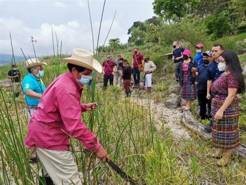 Comisión de vicepresidencia realiza gira de trabajo en Santiago Atitlán