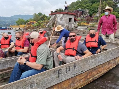 Comisión de vicepresidencia realiza gira de trabajo en Santiago Atitlán