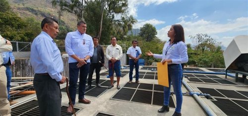 Vicepresidente de la República y miembros de la coordinación ejecutiva de la AMSCLAE visitan proyecto tecnológico de energías renovables en Santa Catarina Palopó 